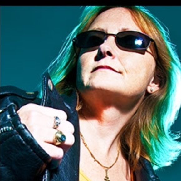 Meet your Posher, Shirley - Picture 1 of 1